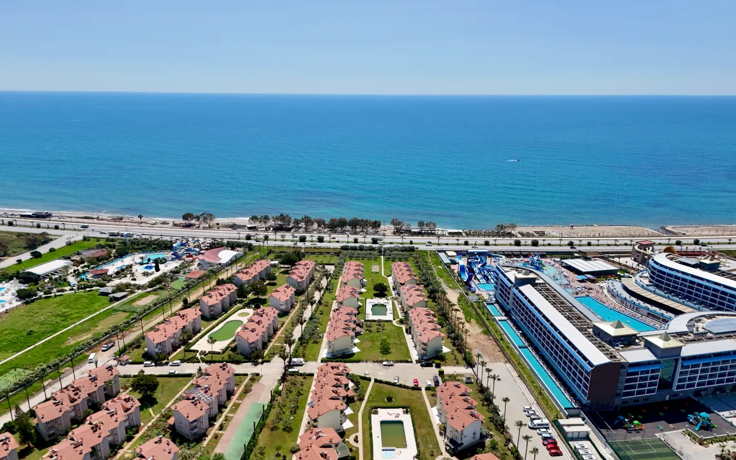 Türkler'de Satılık 3 Yatak Odalı Palm Villa