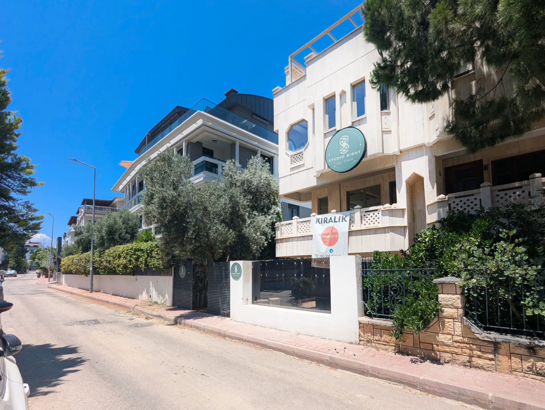Antalya Lara Barınaklar Bölgesinde Bulunan Komple Kiralık Bina,
