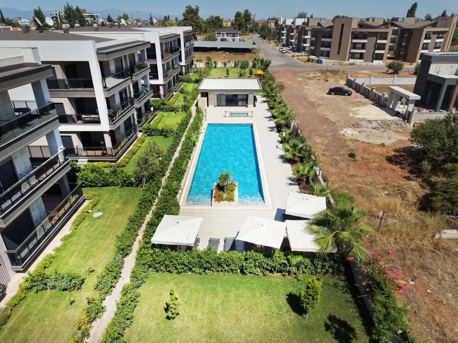 DÖŞEMEALTI ALTINKALEDE EŞYALI MASRAFSIZ 3+1 LÜKS DAİRE