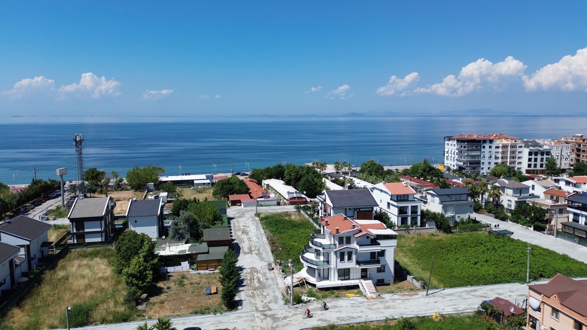 Yalova Çınarcık'ta Teşvikiye Satılık Villa İmarlı Arsa