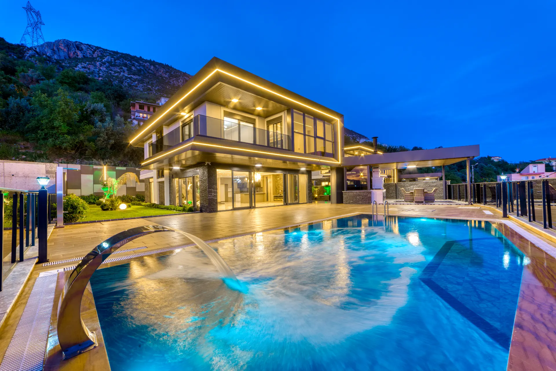 Antalya Alanya'da Satılık Müstakil Villa