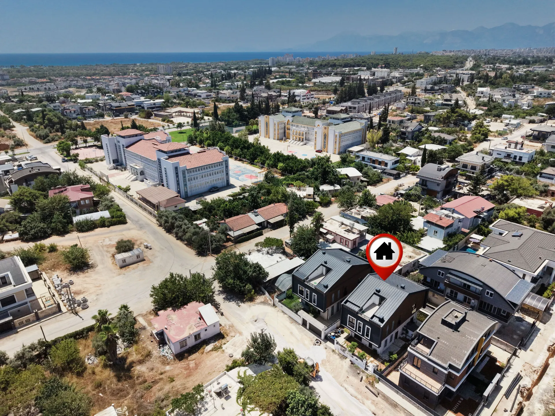 ERMENEKTE SATILIK MÜSTAKİL HAVUZLU VİLLA