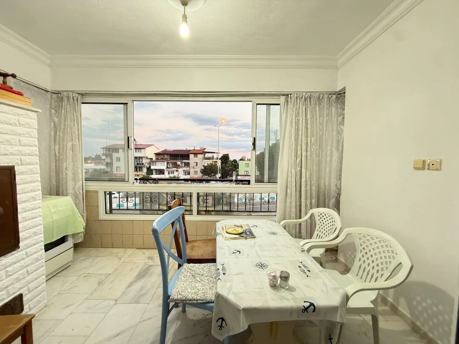 Seferihisar Mersin Alanı'nda Denize 150m Masrafsız, Geniş Satılık 2+1 Daire
