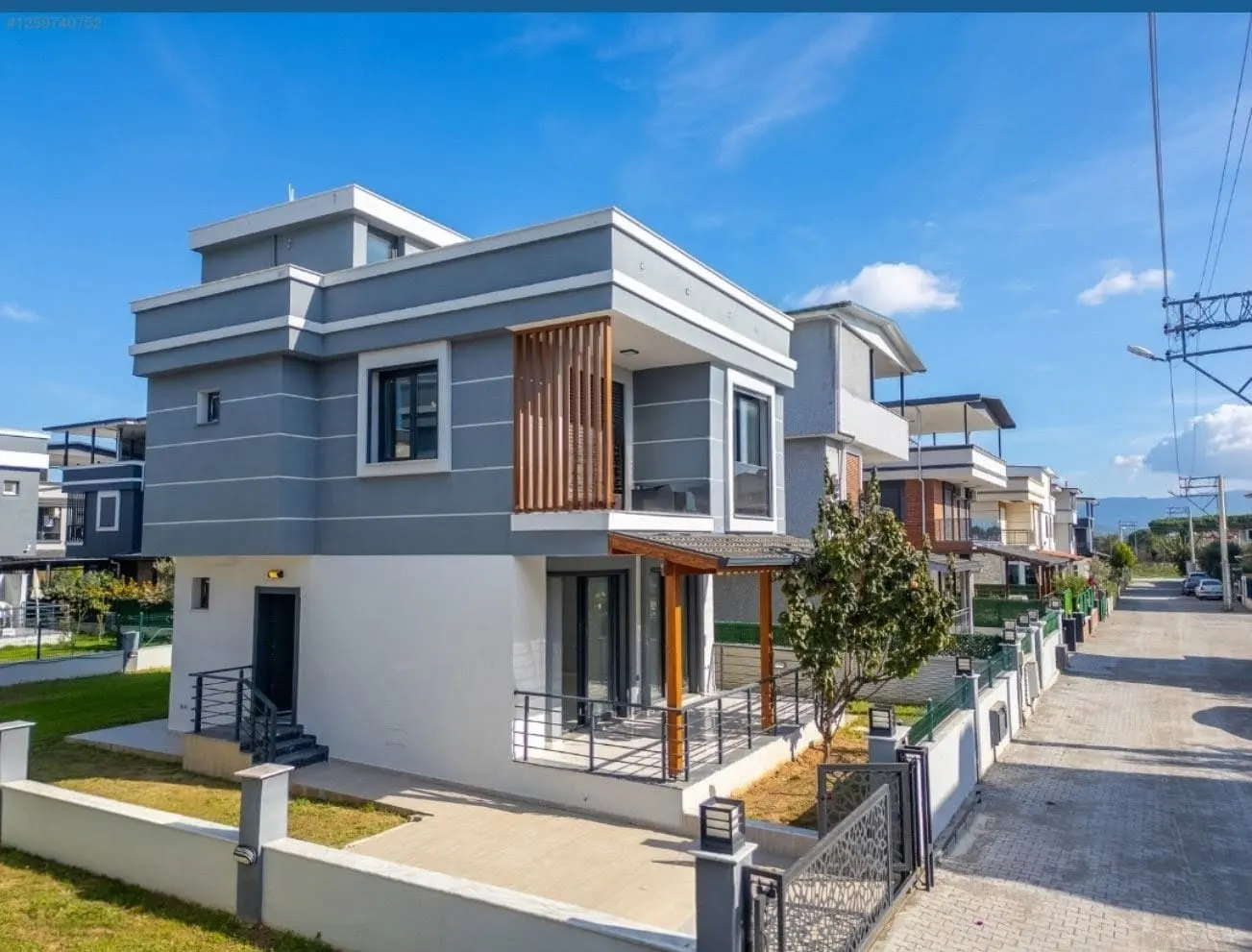Seferihisar Cumhuriyet’te Denize Yakın, 316m² Arsa İçinde Tam Müstakil Lüks 3+1 Villa!