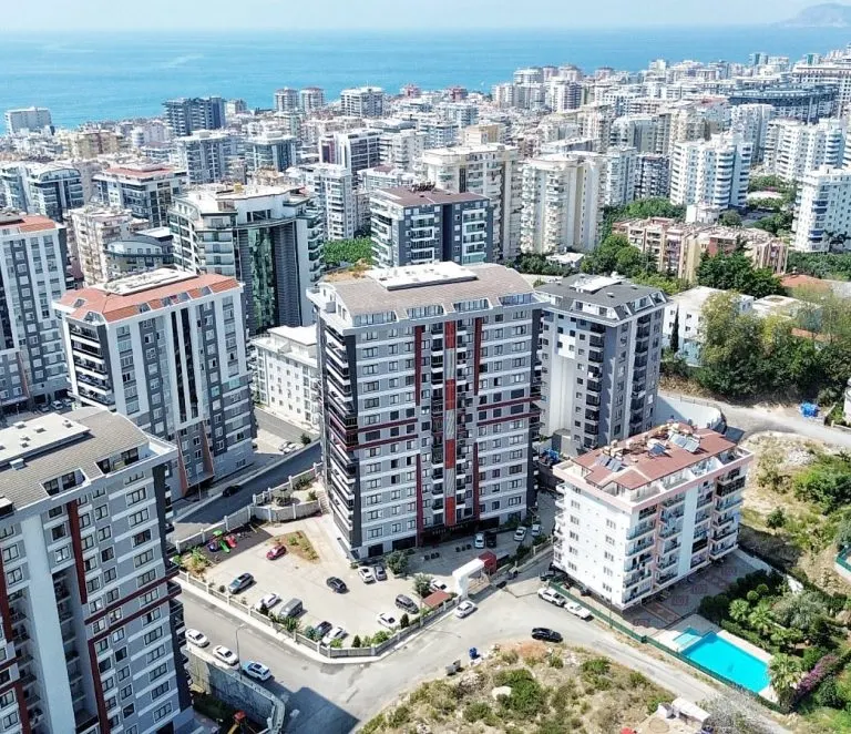 MAHMUTLAR'DA SATILIK  GENİŞ 3+1 AYRI MUTFAK EŞYALI DAİRE