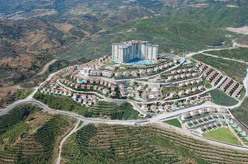 2+1 Apartment with full Seaview and Mountain View in a 5 stars Hotel Complex in Kargicak, Alanya