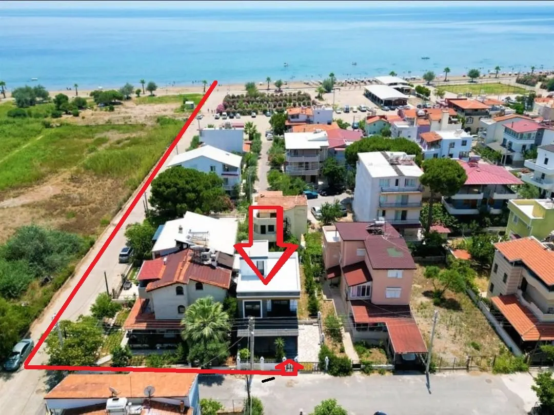 Seferihisar Doğanbey'de Deniz Tarafında Tek Müstakil Satılık 3+1 Villa