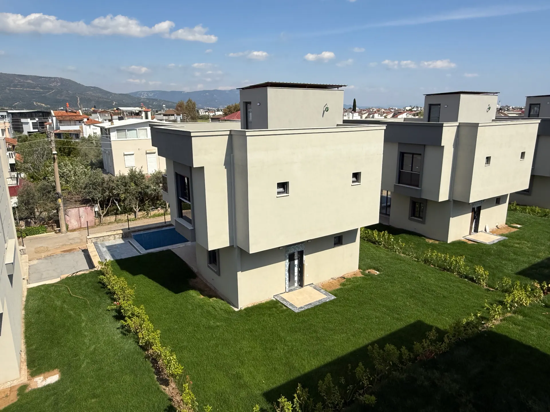 Seferihisar Doğanbeyde Tek Müstakil Havuzlu Satılık 3+1 Villa