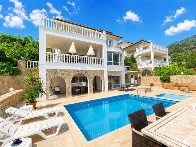 4+1 Villa mit Meerblick in Tepe, Alanya