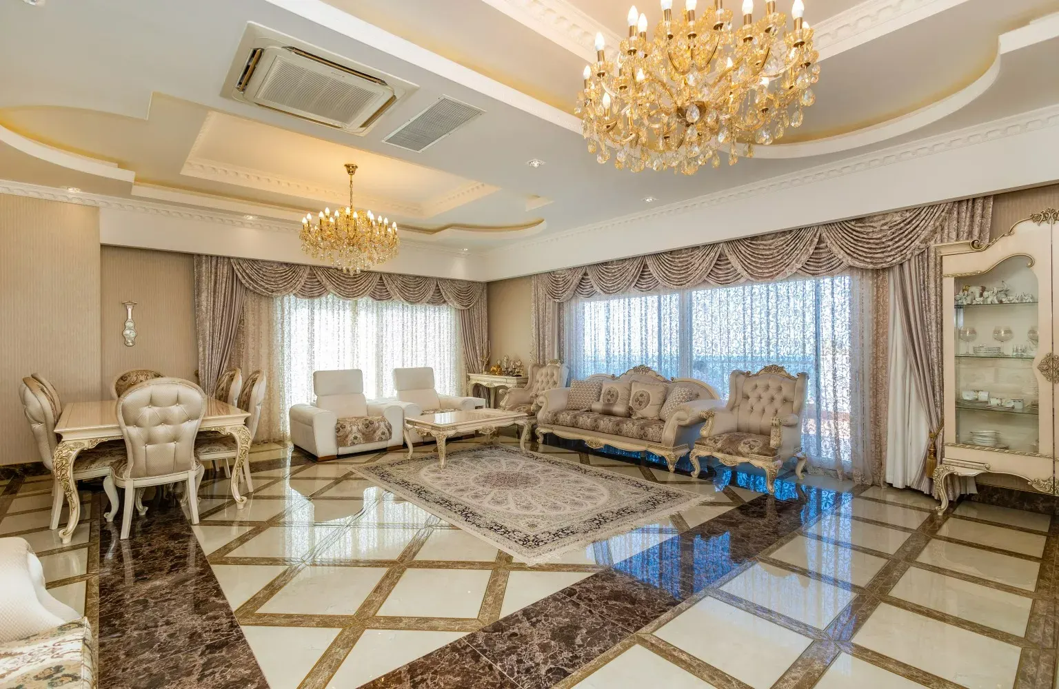 Alanya, Mahmutlar satılık 3+1 ayrı mutfak kral daire