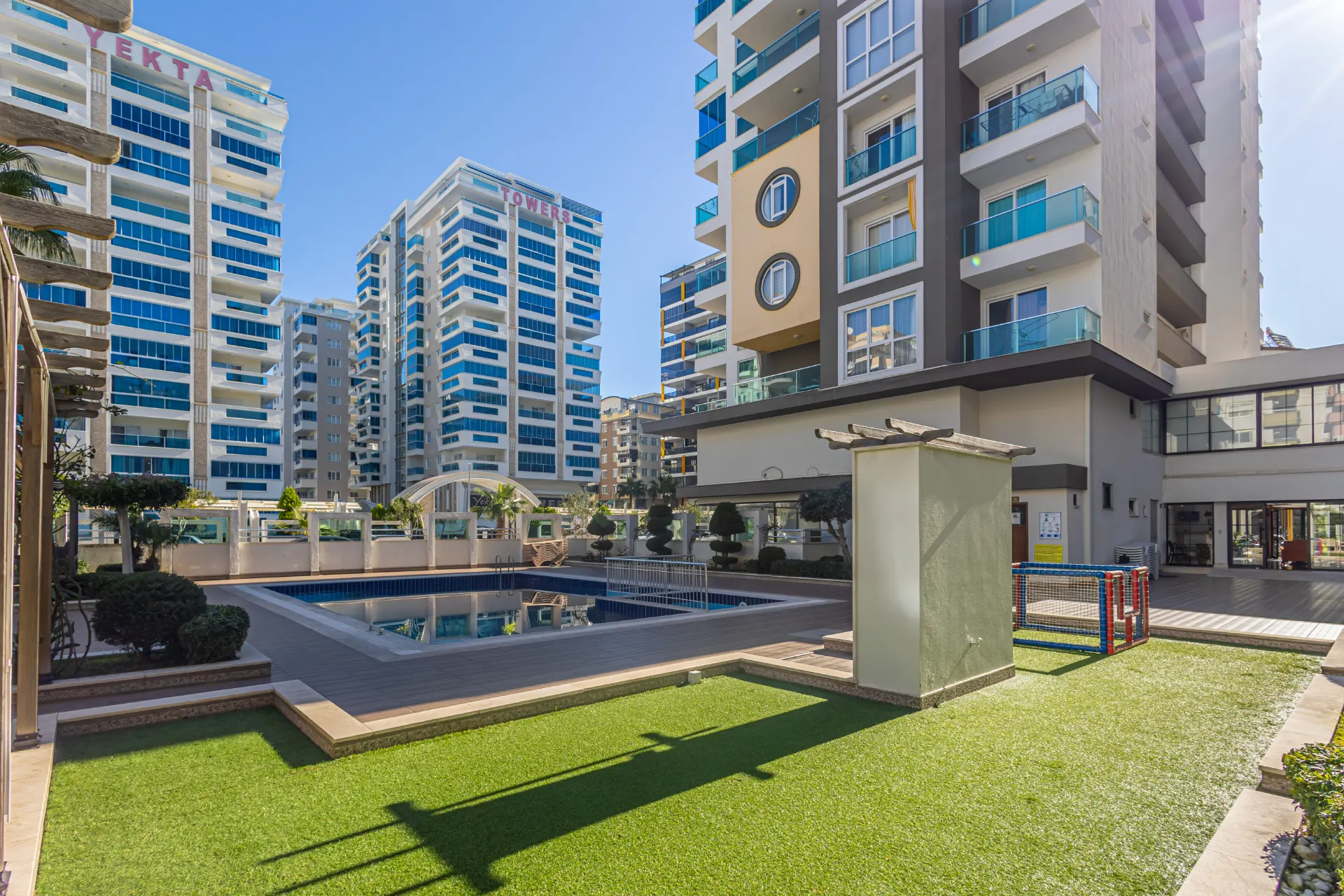 Mahmutlarda satılık full eşyalı 2+1 daire