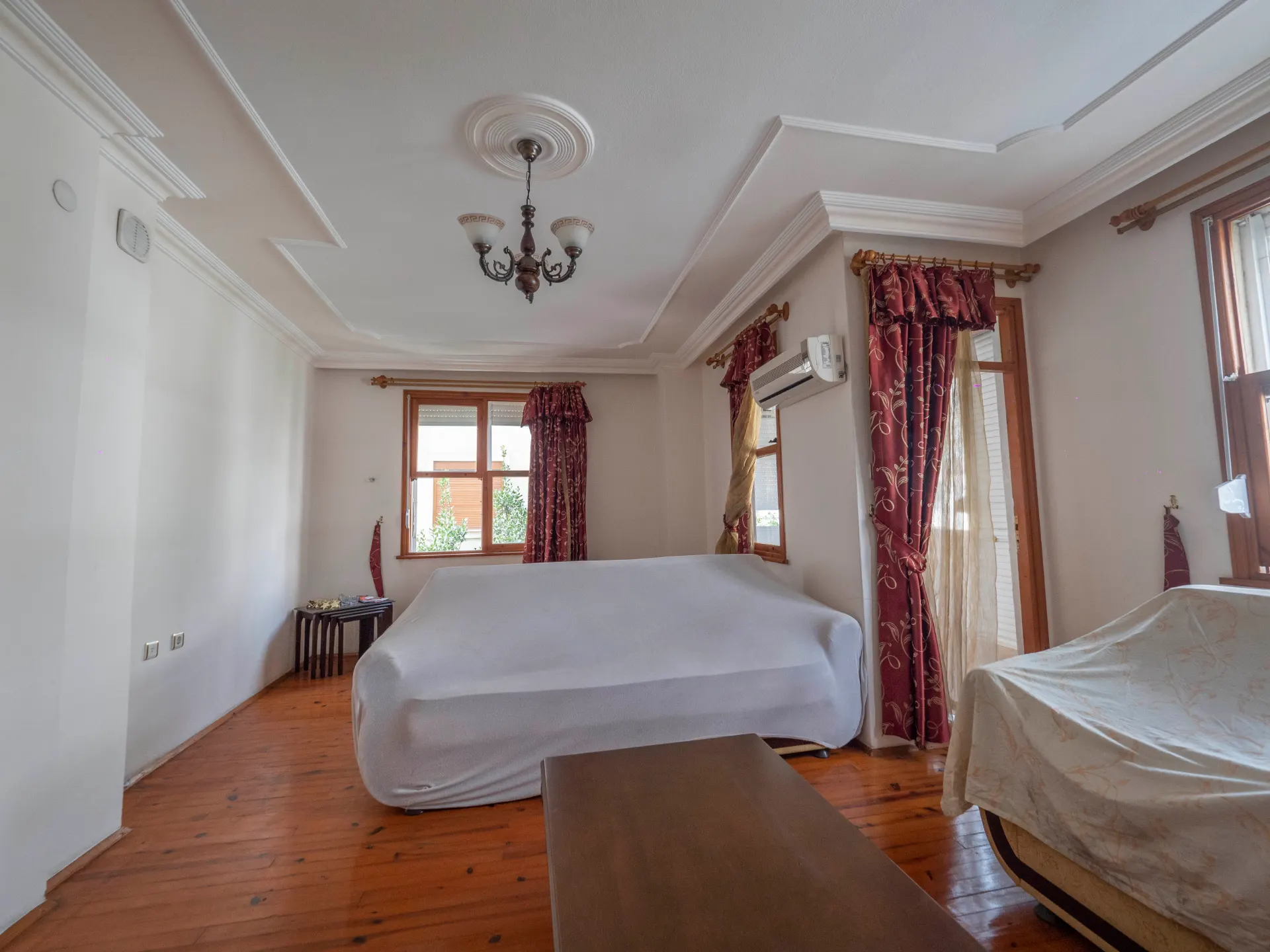 Alanya Merkez denize 250 m Satılık 1+1 Daire