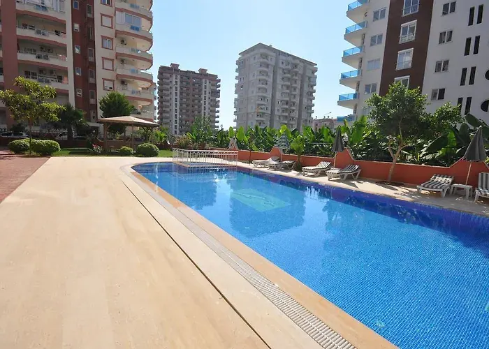 Mahmutlar 2+1 Denize yakın Havuzlu Daire