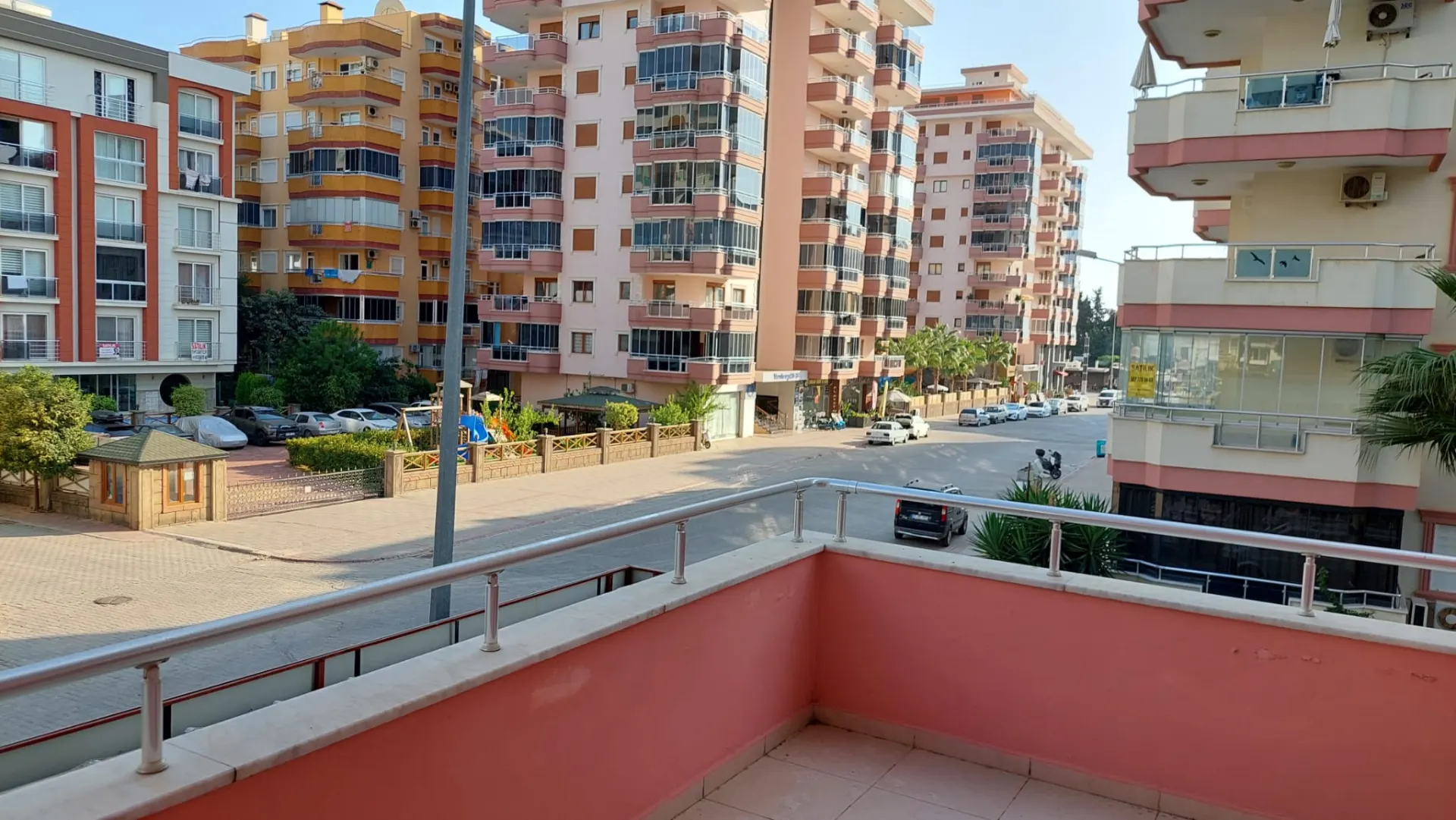 Mahmutlar 2+1 Denize yakın Havuzlu Daire