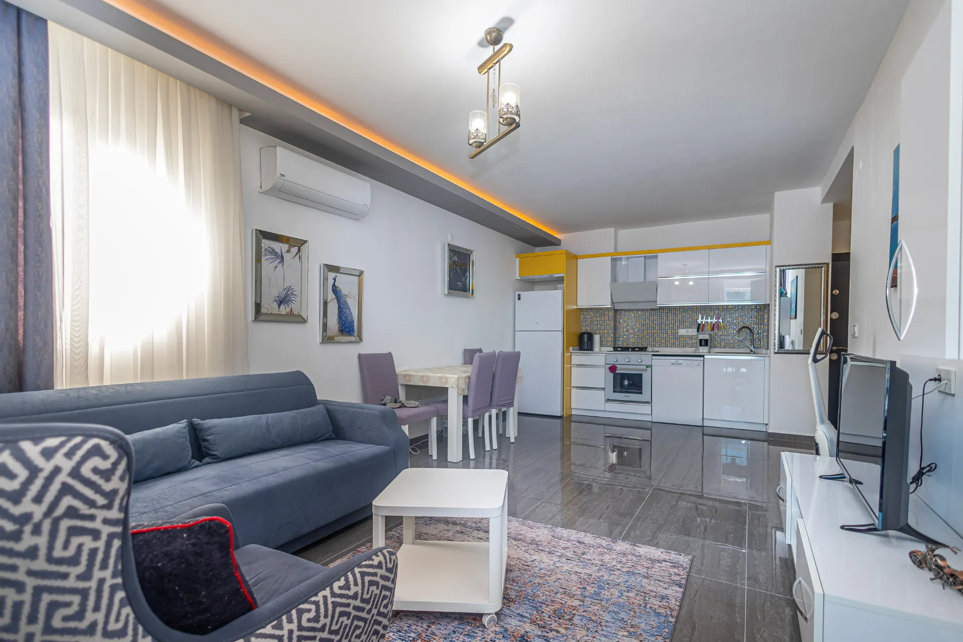 Mahmutlar’da eşyalı 1+1 manzaralı daire