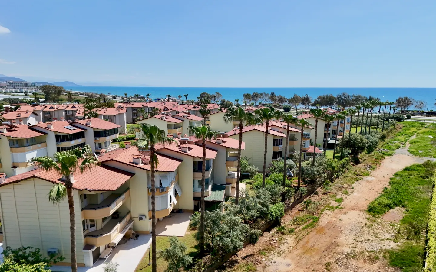 Türkler'de Satılık 3 Yatak Odalı Palm Villa