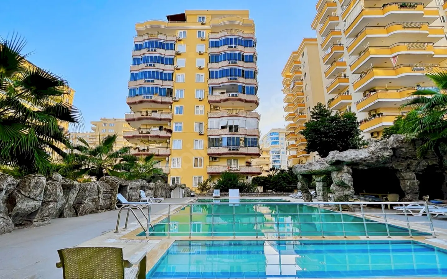 Zeyma Residence – Mahmutlar'da Deniz Manzaralı Eşyalı Satılık Daire