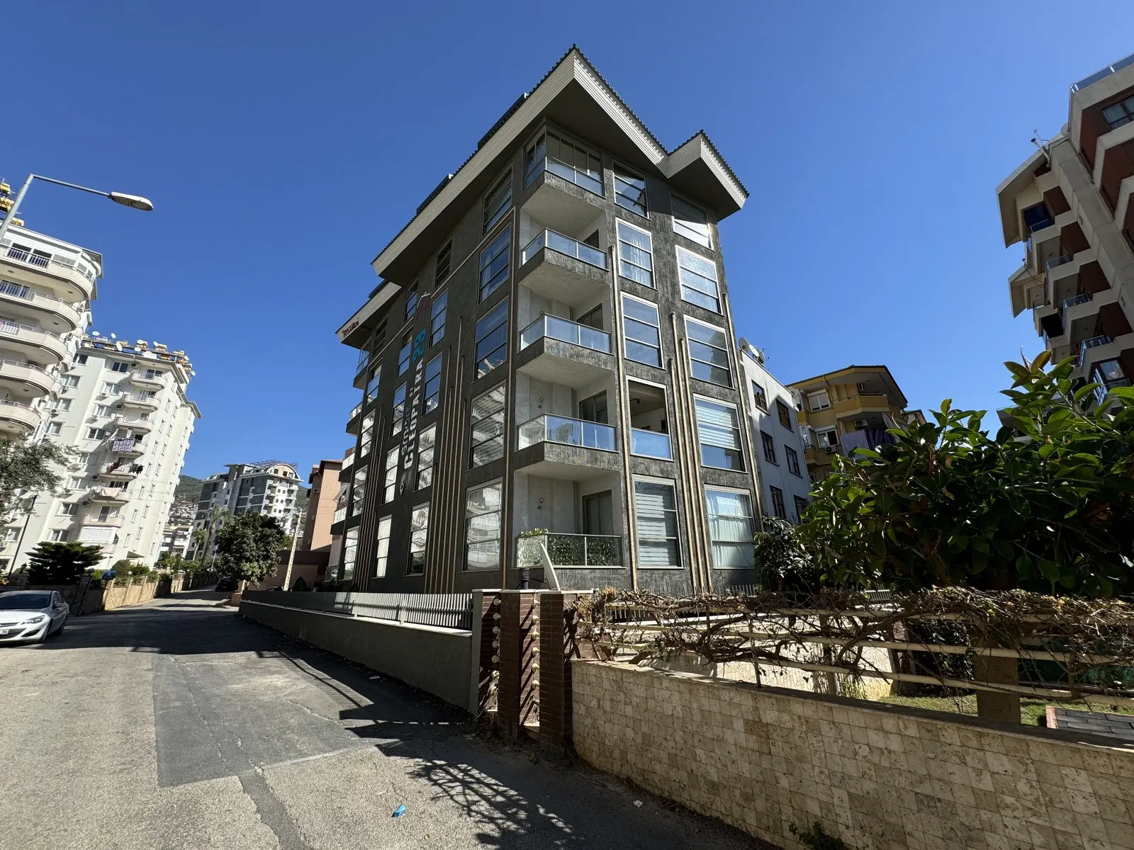Kleopatra'da Lüks Sitede Eşyalı Satılık 2+1 Daire