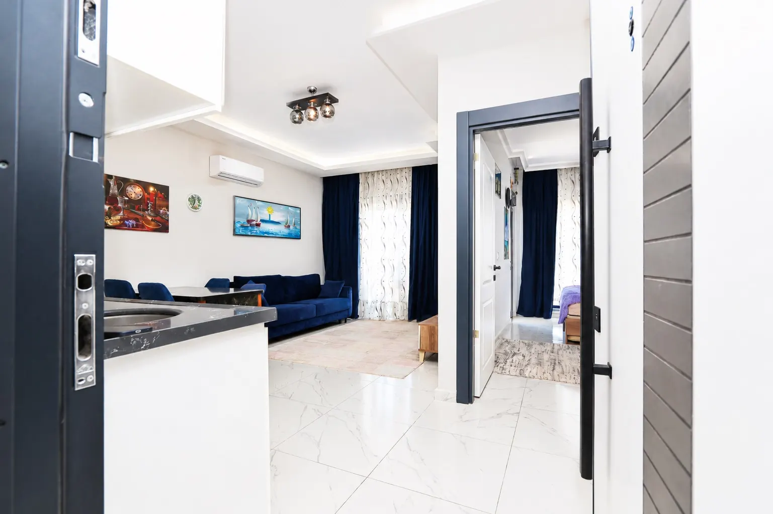 Avsallar'da Deniz Manzaralı Denize Yakın Eşyalı 1+1 Daire