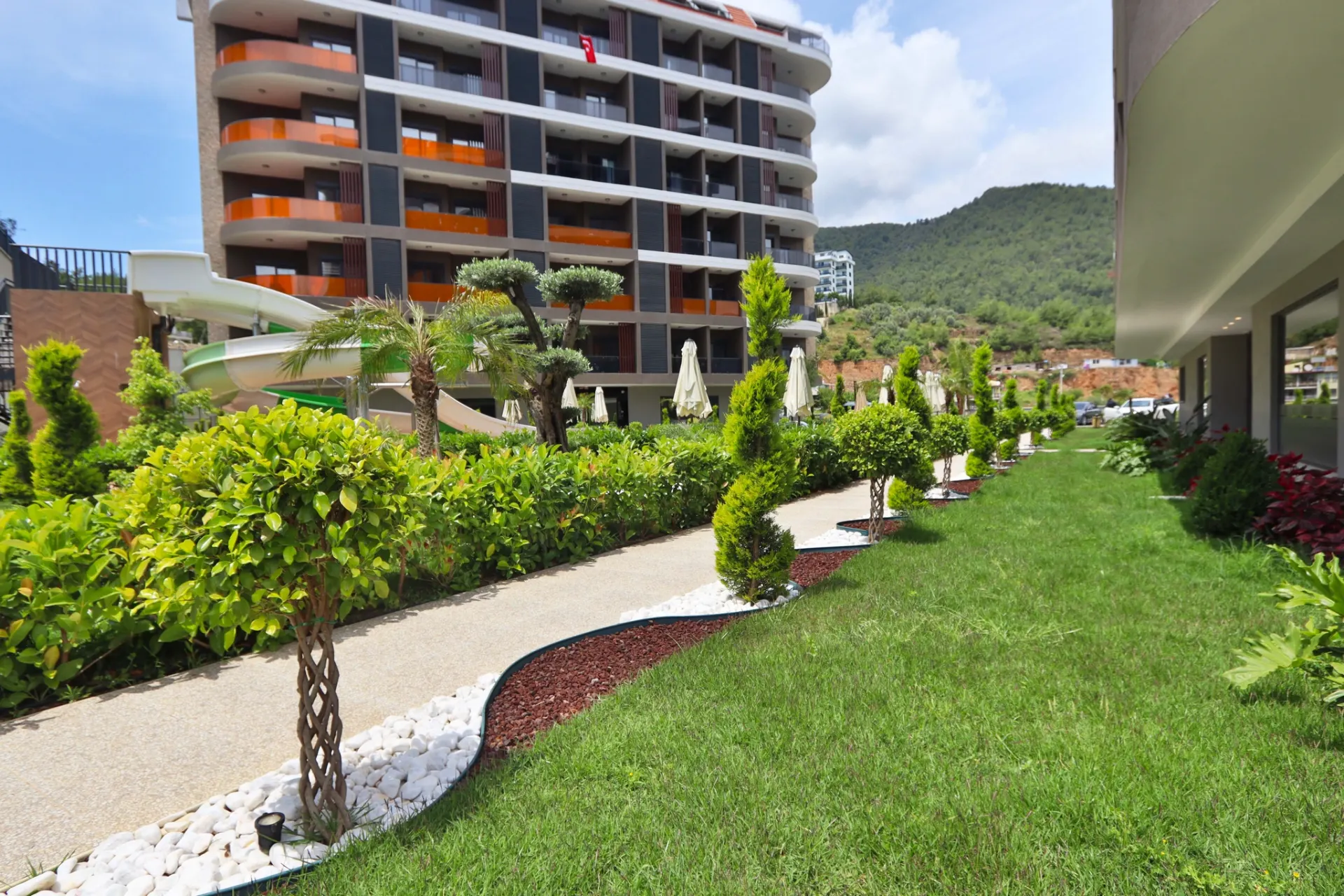 'Symphony Garden Çıplaklı' 12 ay taksitle 1+1/2+1/3+1 Daireler