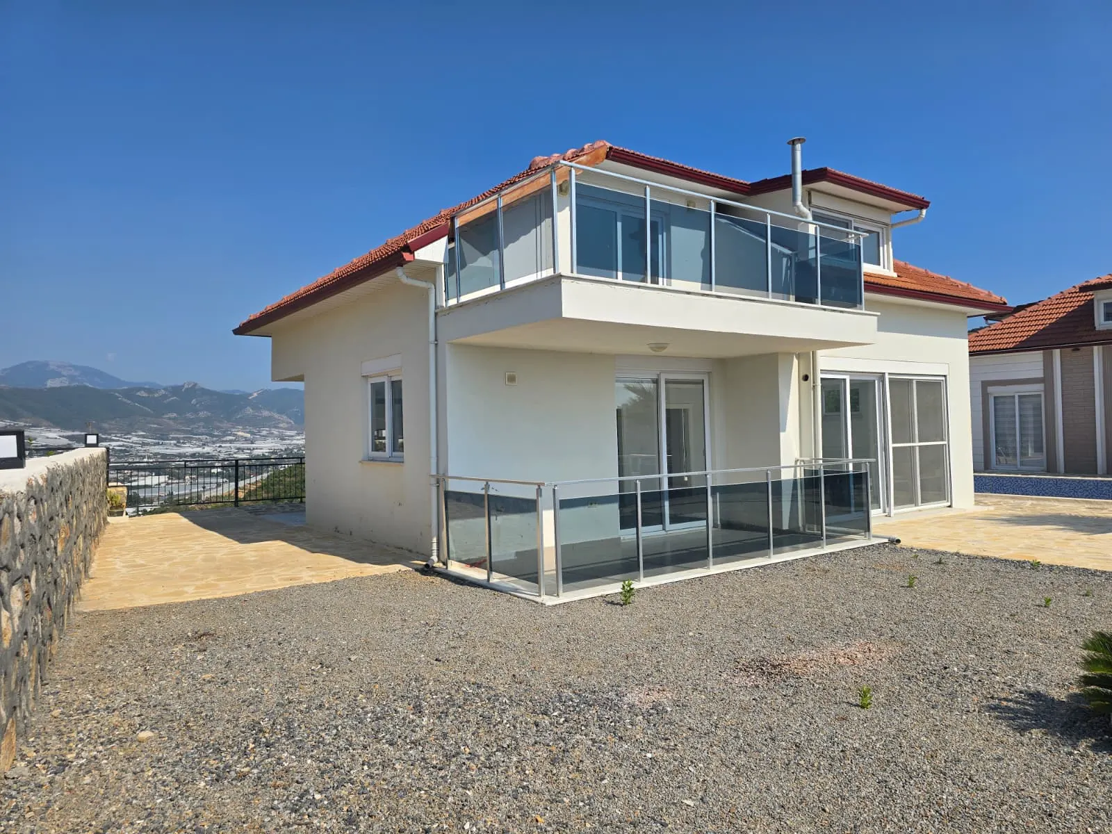Antalya Gazipaşa'da Satılık Müstakil 1 Villa Fiyatına 2 Villa.