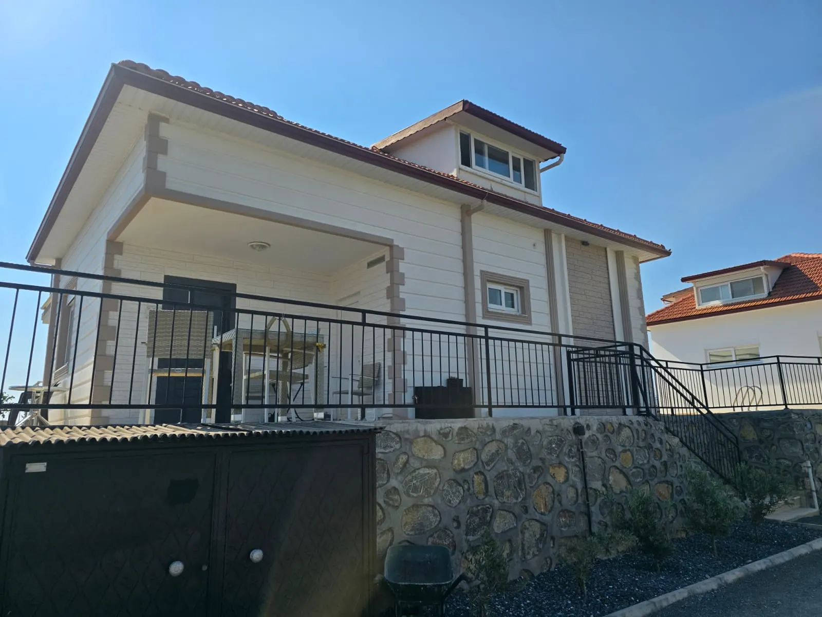 Antalya Gazipaşa'da Satılık Müstakil 1 Villa Fiyatına 2 Villa.