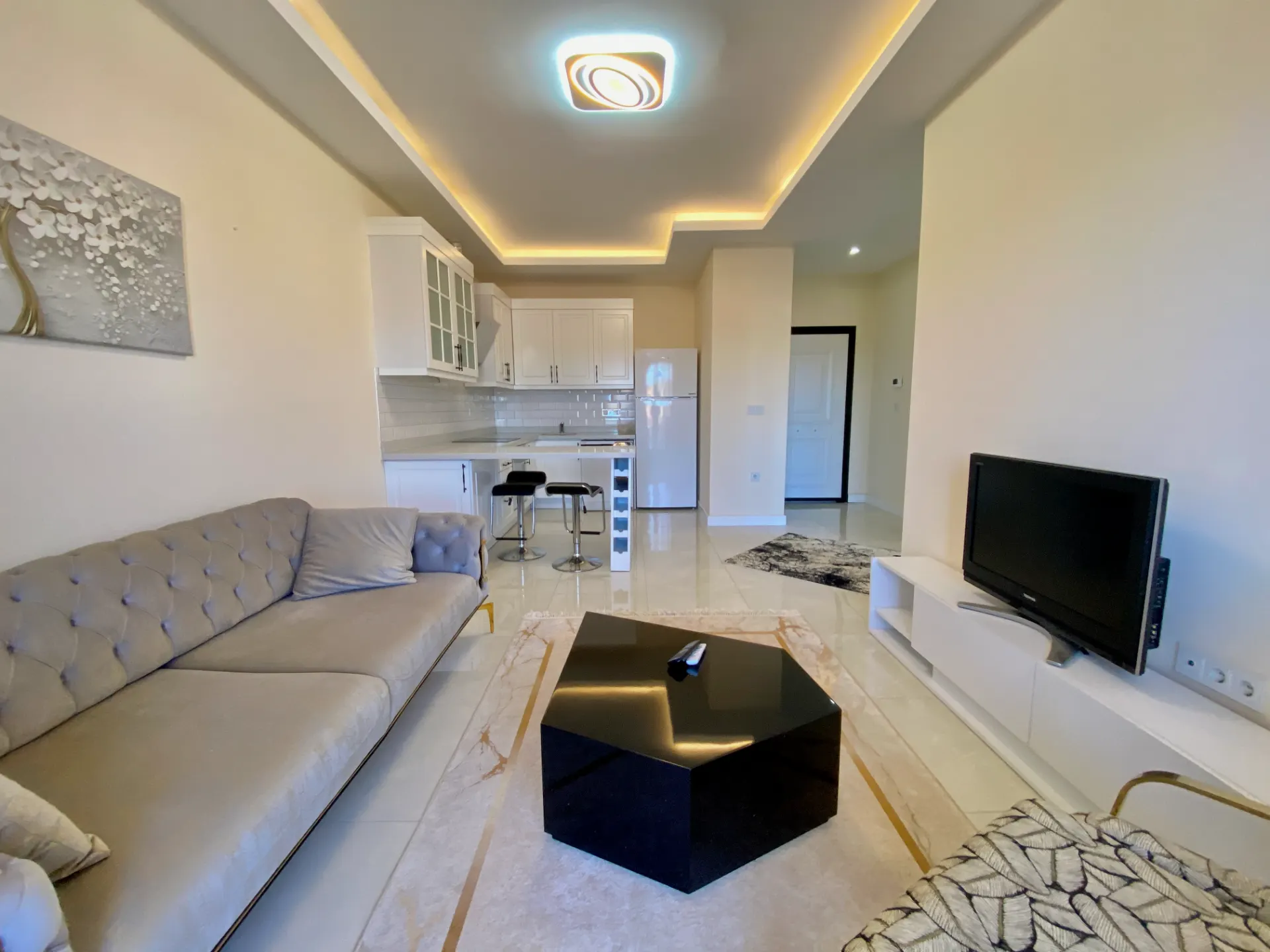 Oba'da TAKSİT İMKANLI Aktiviteli ve Yeni Sitede 1+1 Eşyalı Daire