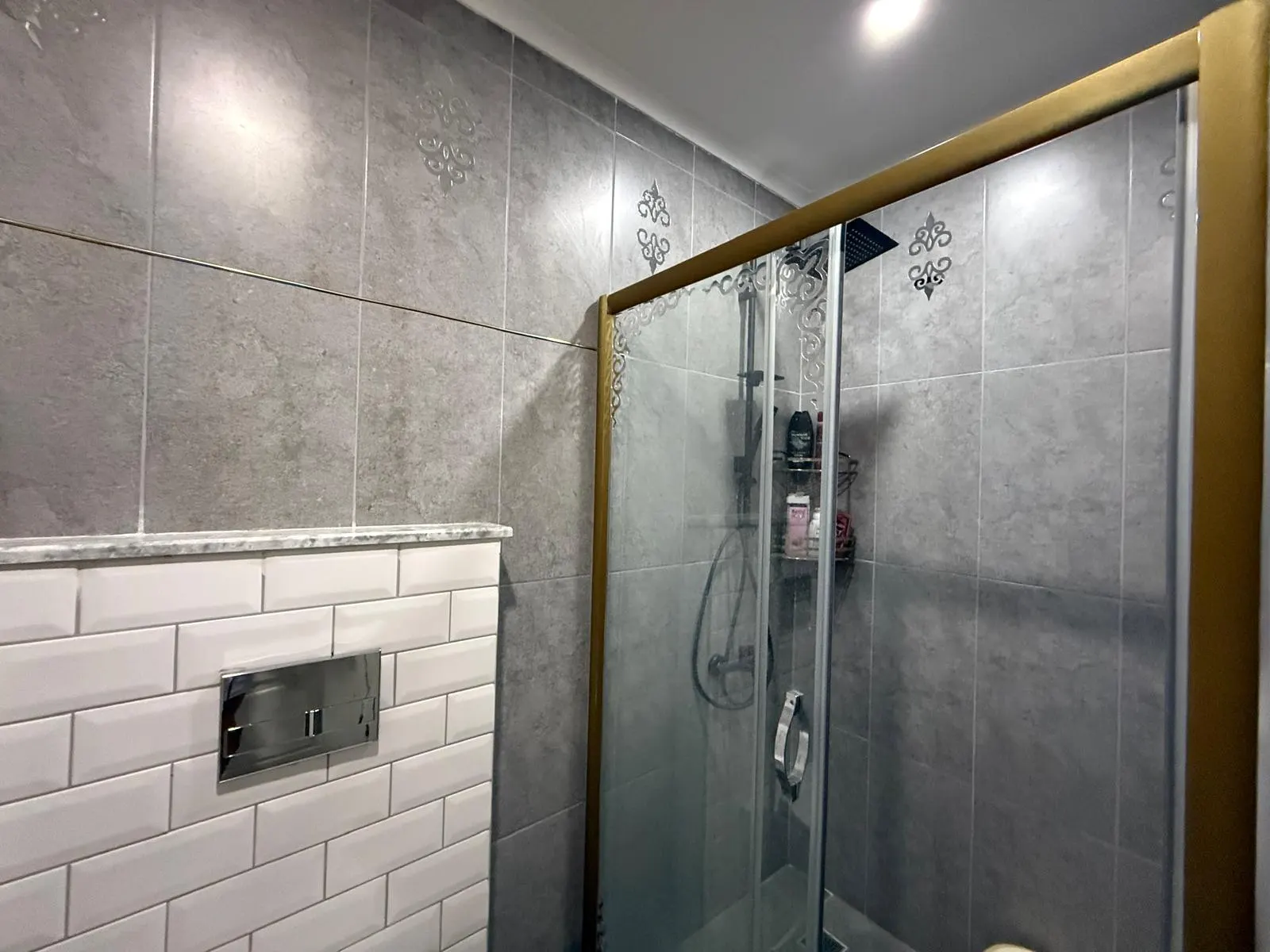 Oba'da Site içerisinde 2+1 eşyalı daire