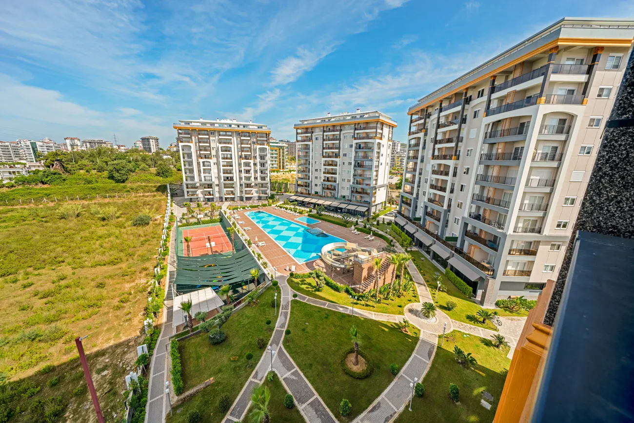 Emerald Paradise’ta Havuz Manzaralı 1+1 Daire