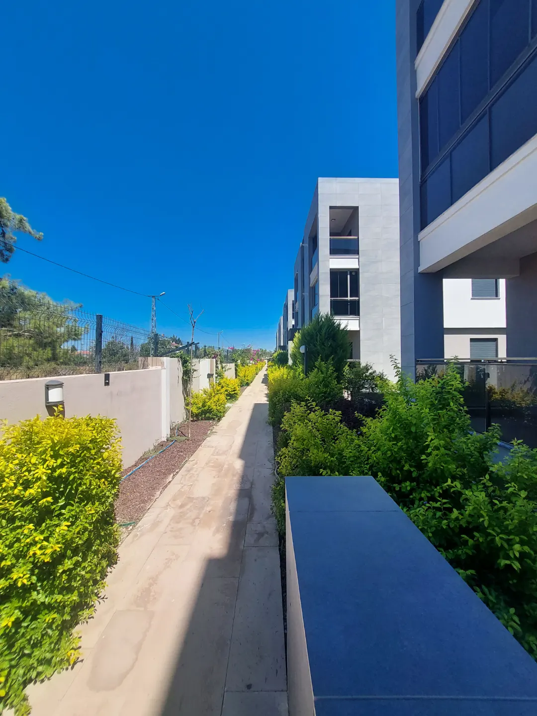 DÖŞEMEALTI ALTINKALEDE EŞYALI MASRAFSIZ 3+1 LÜKS DAİRE