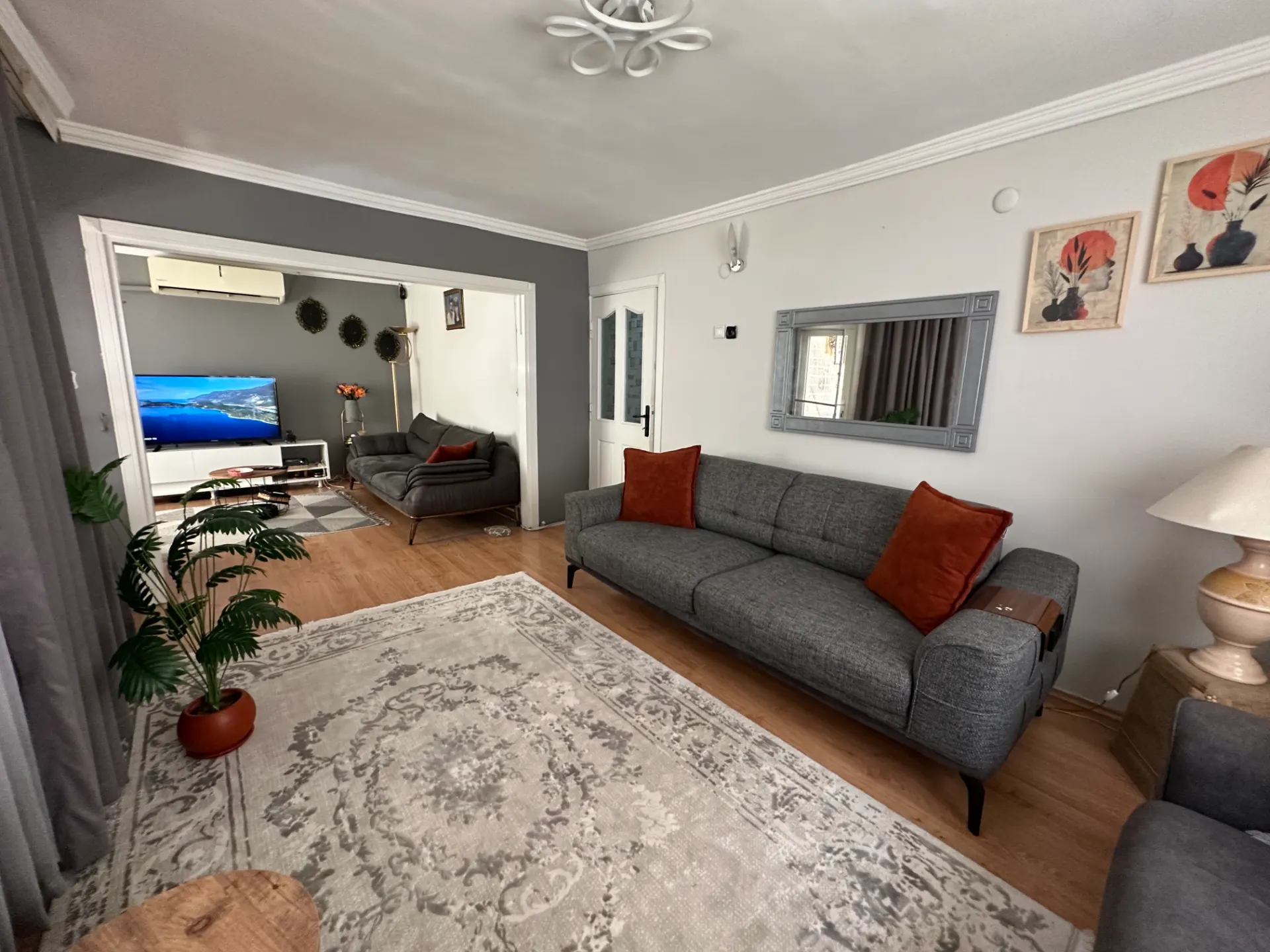 Çaybaşı Mahallesi'nde Merkezi Konumda Satılık Geniş 2+1 Daire