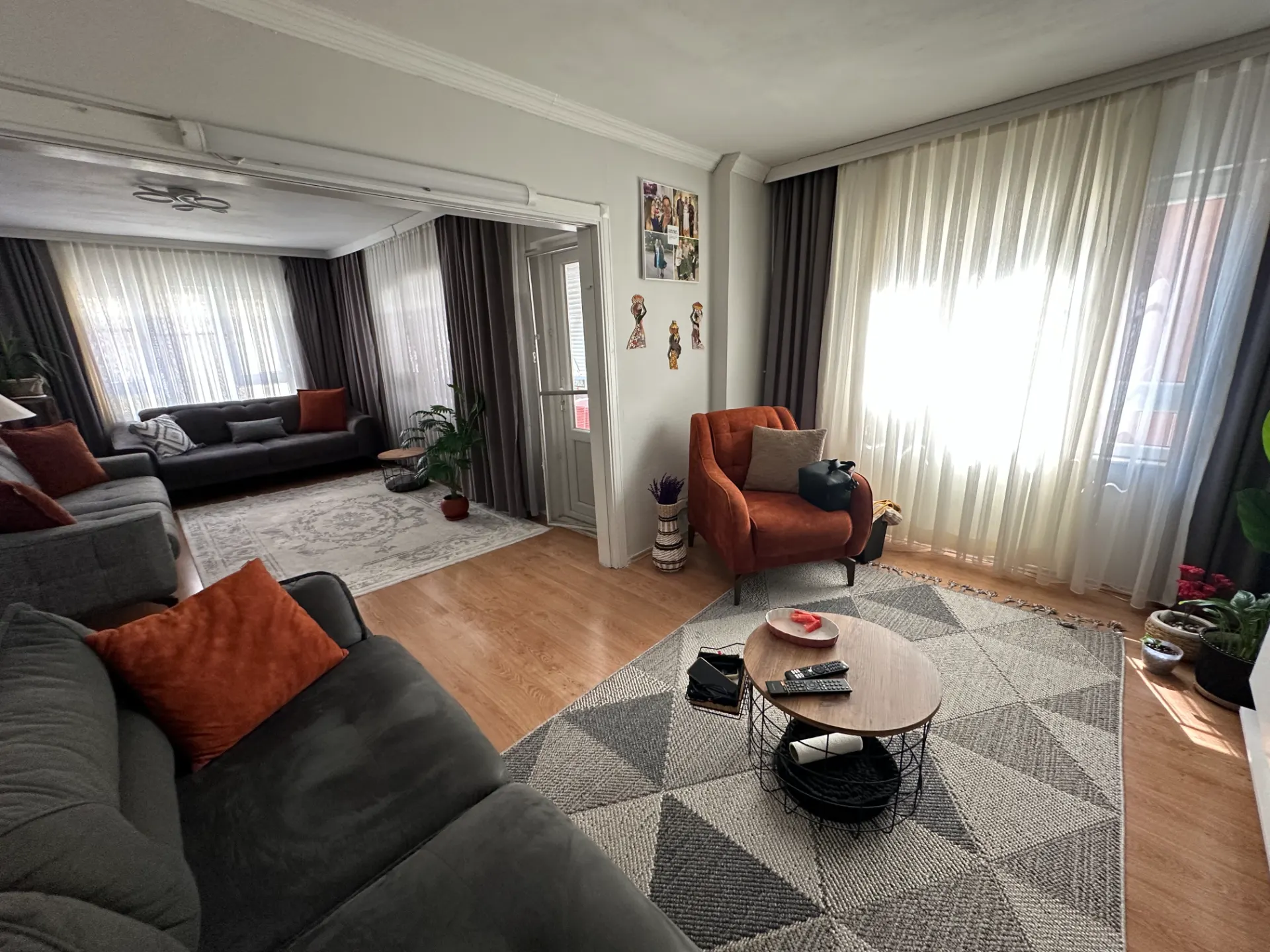 Çaybaşı Mahallesi'nde Merkezi Konumda Satılık Geniş 2+1 Daire
