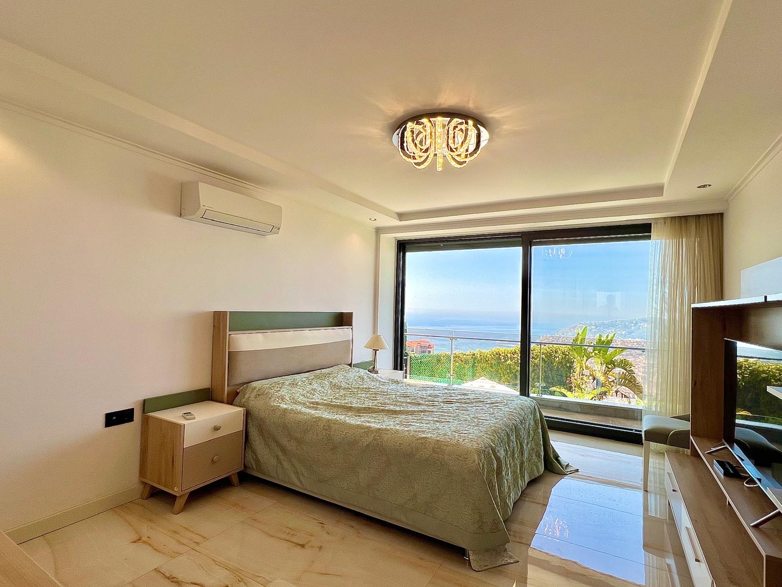 Antalya Alanya'da Satılık Lüks Villa