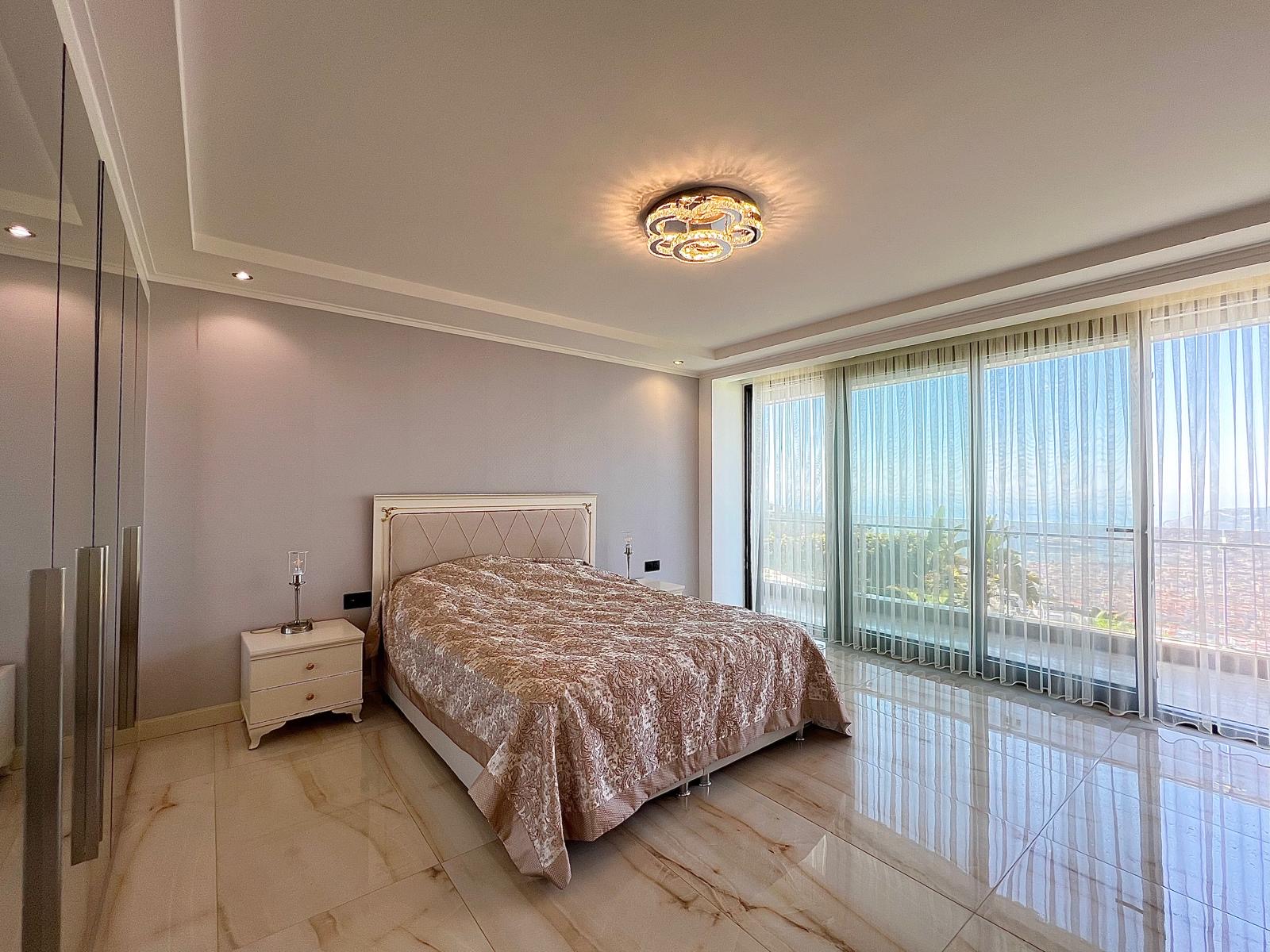Antalya Alanya'da Satılık Lüks Villa
