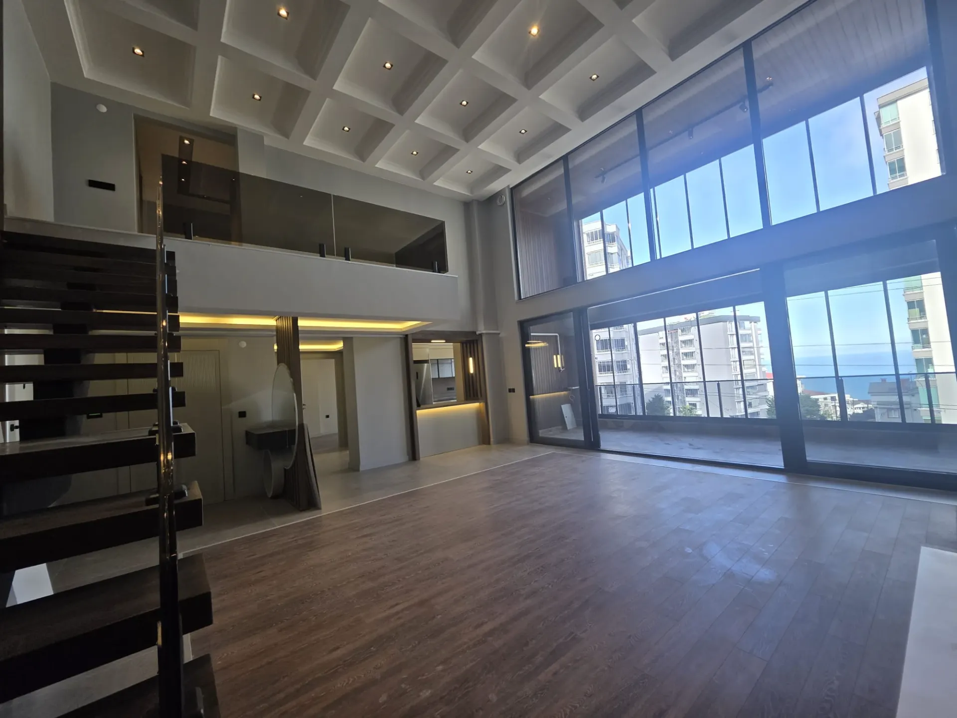 ALANLI DOĞUMAK TOWER'DA YÜKSEK KREDİLİ 3+1 LOFT ULTRALÜKS DAİRE