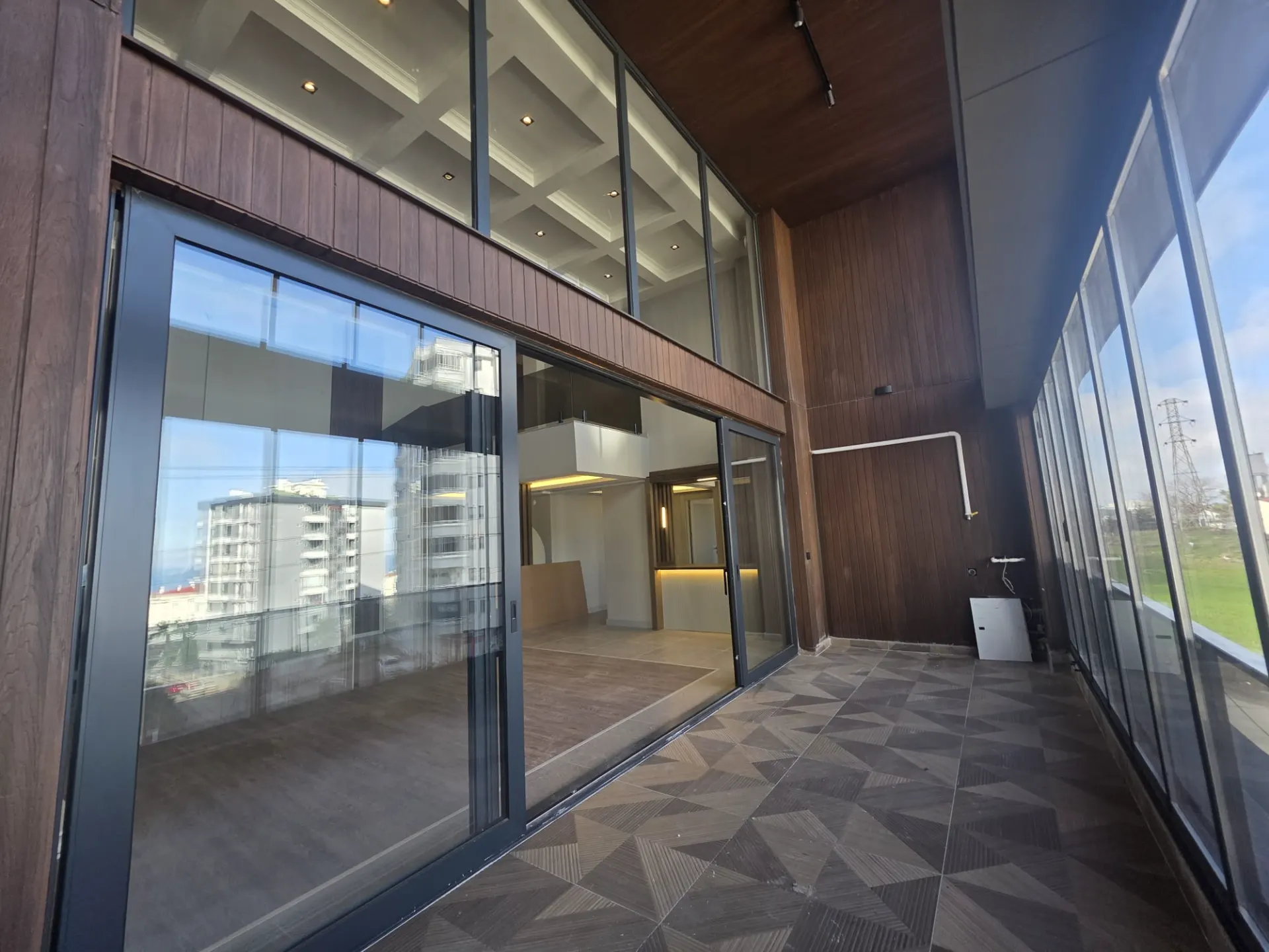 ALANLI DOĞUMAK TOWER'DA YÜKSEK KREDİLİ 3+1 LOFT ULTRALÜKS DAİRE