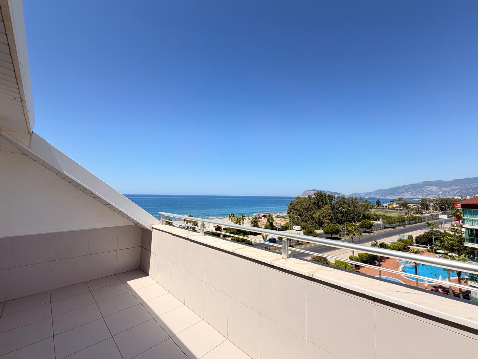 Antalya Kestel'de Denize Sıfır Satılık Dubleks Daire