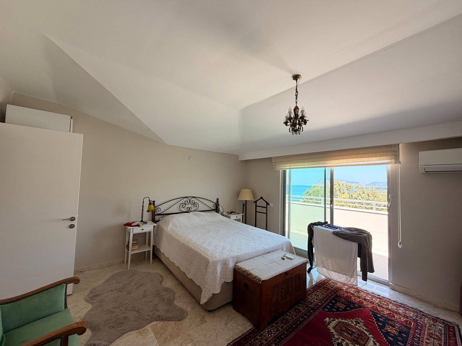 Antalya Kestel'de Denize Sıfır Satılık Dubleks Daire