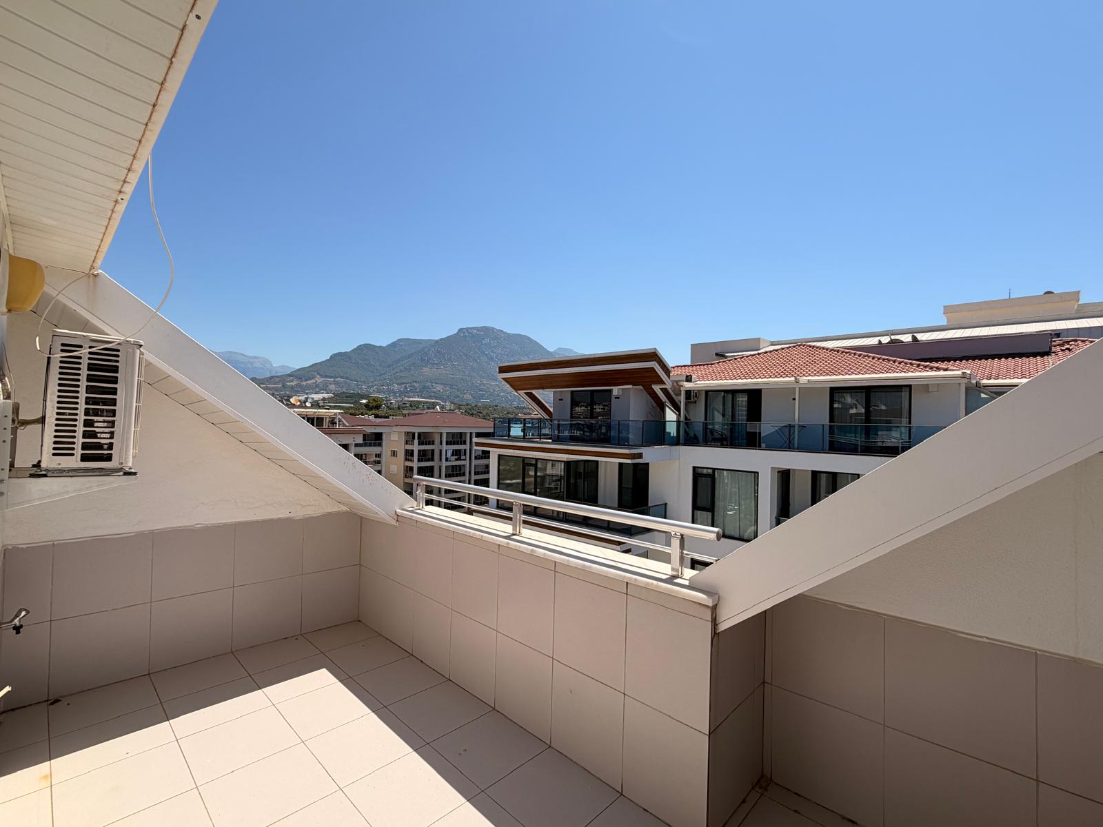 Antalya Kestel'de Denize Sıfır Satılık Dubleks Daire
