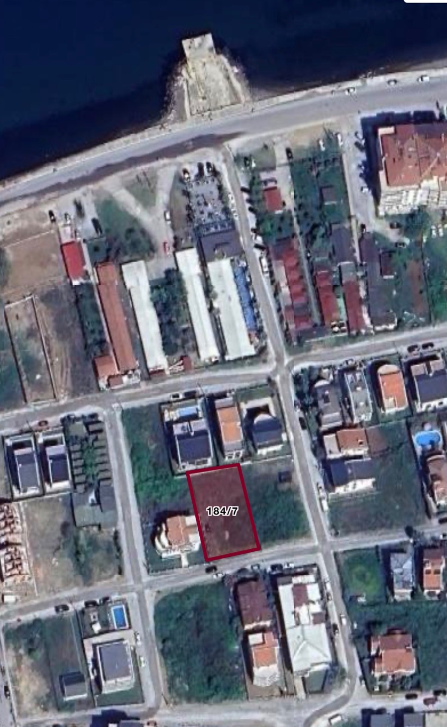 Yalova Çınarcık'ta Teşvikiye Satılık Villa İmarlı Arsa