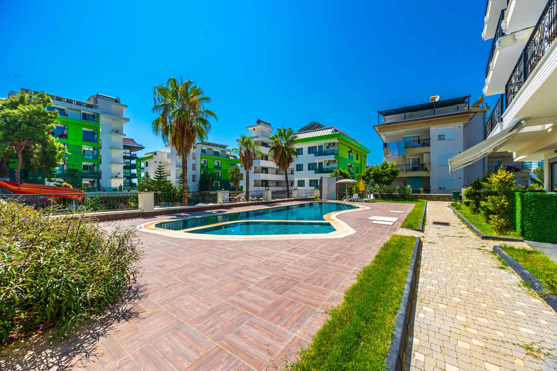 Antalya Alanya'da Deniz Manzaralı Satılık 2+1 Daire