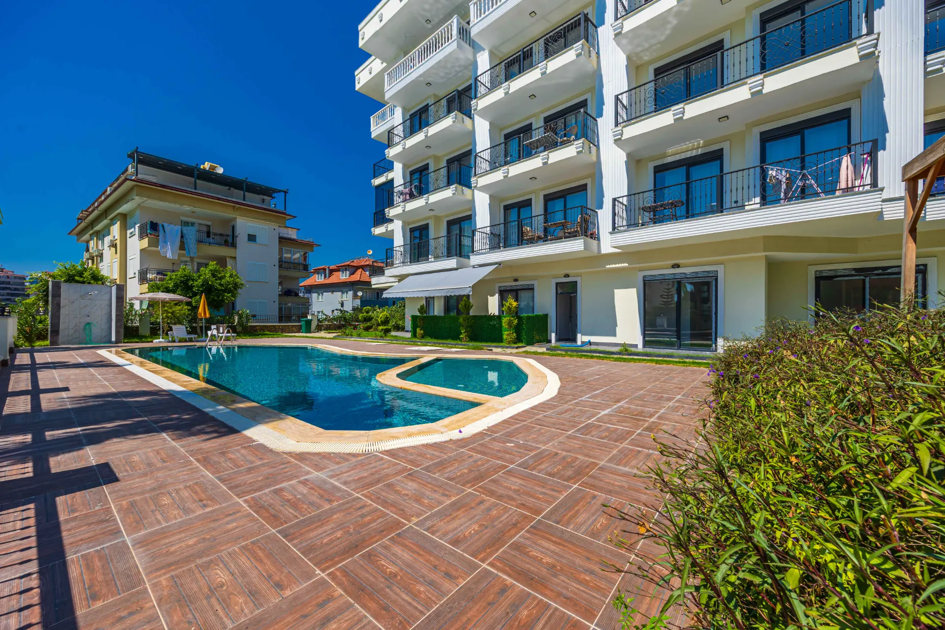 Antalya Alanya'da Deniz Manzaralı Satılık 2+1 Daire