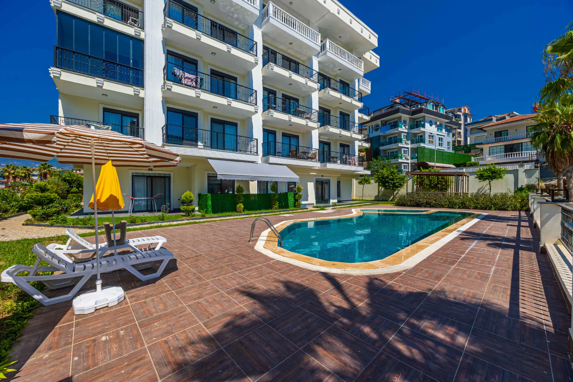 Antalya Alanya'da Deniz Manzaralı Satılık 2+1 Daire