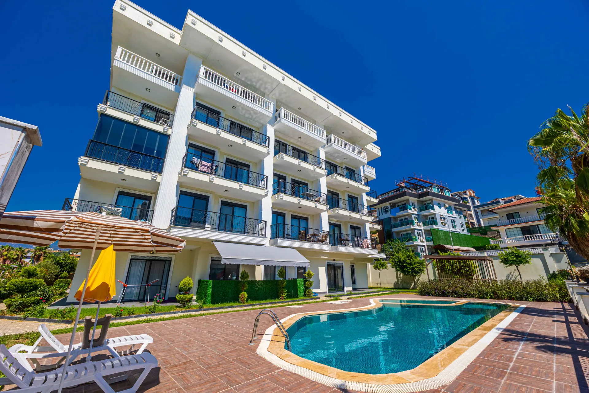 Antalya Alanya'da Deniz Manzaralı Satılık 2+1 Daire