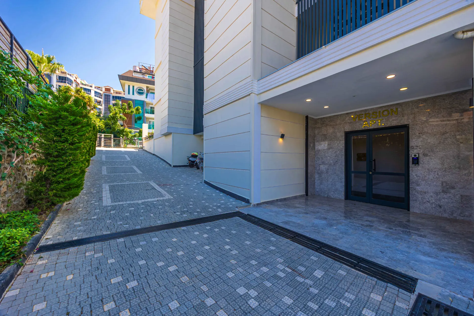 Antalya Alanya'da Deniz Manzaralı Satılık 2+1 Daire