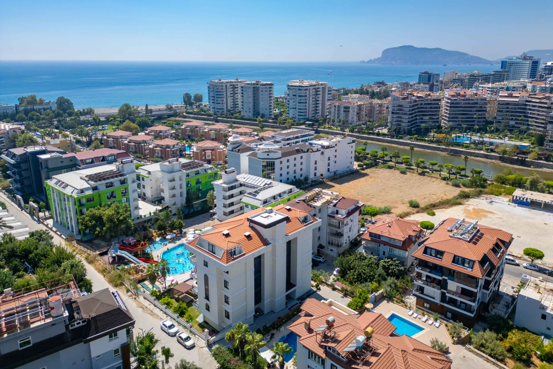 Antalya Alanya'da Deniz Manzaralı Satılık 2+1 Daire