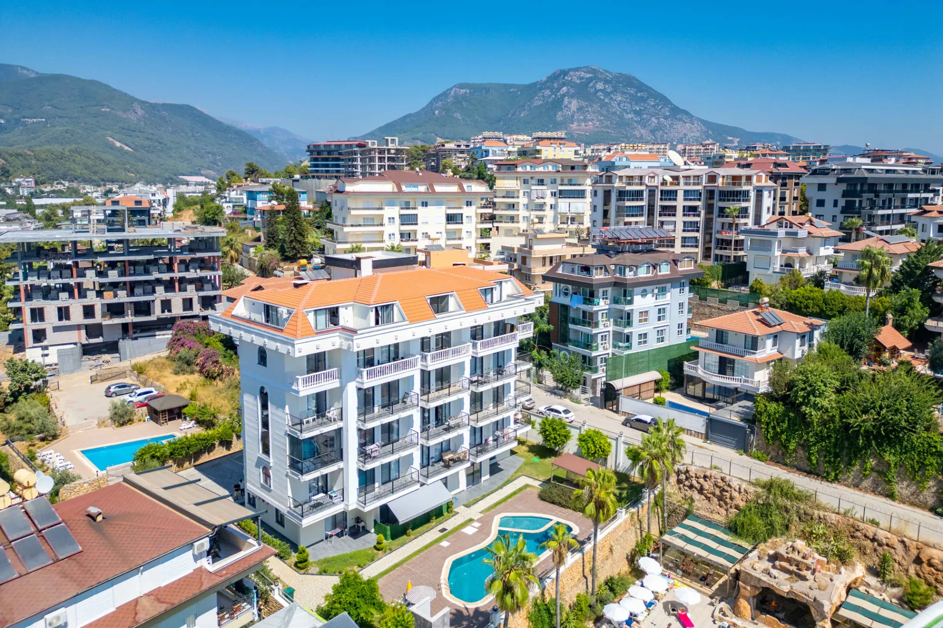 Antalya Alanya'da Deniz Manzaralı Satılık 2+1 Daire