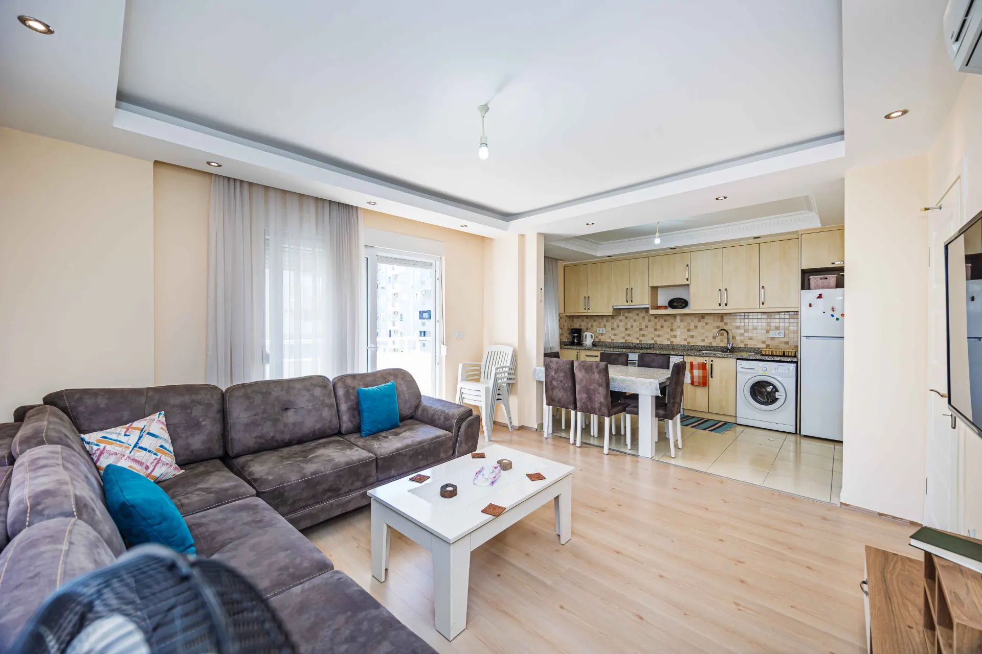 Antalya Alanya Mahmutlar'da Satılık 2+1 Daire