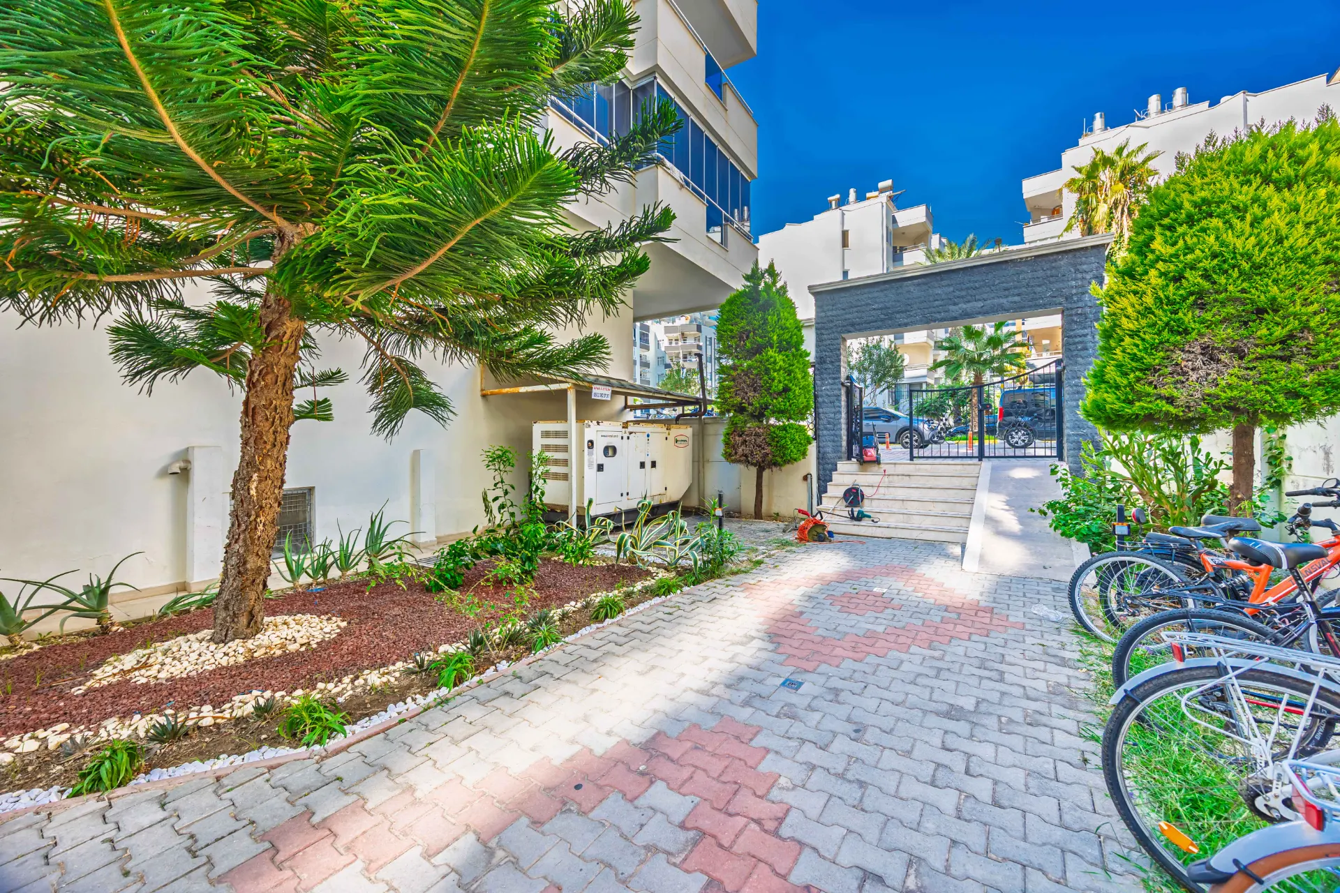 Antalya Alanya Mahmutlar'da Satılık 2+1 Daire