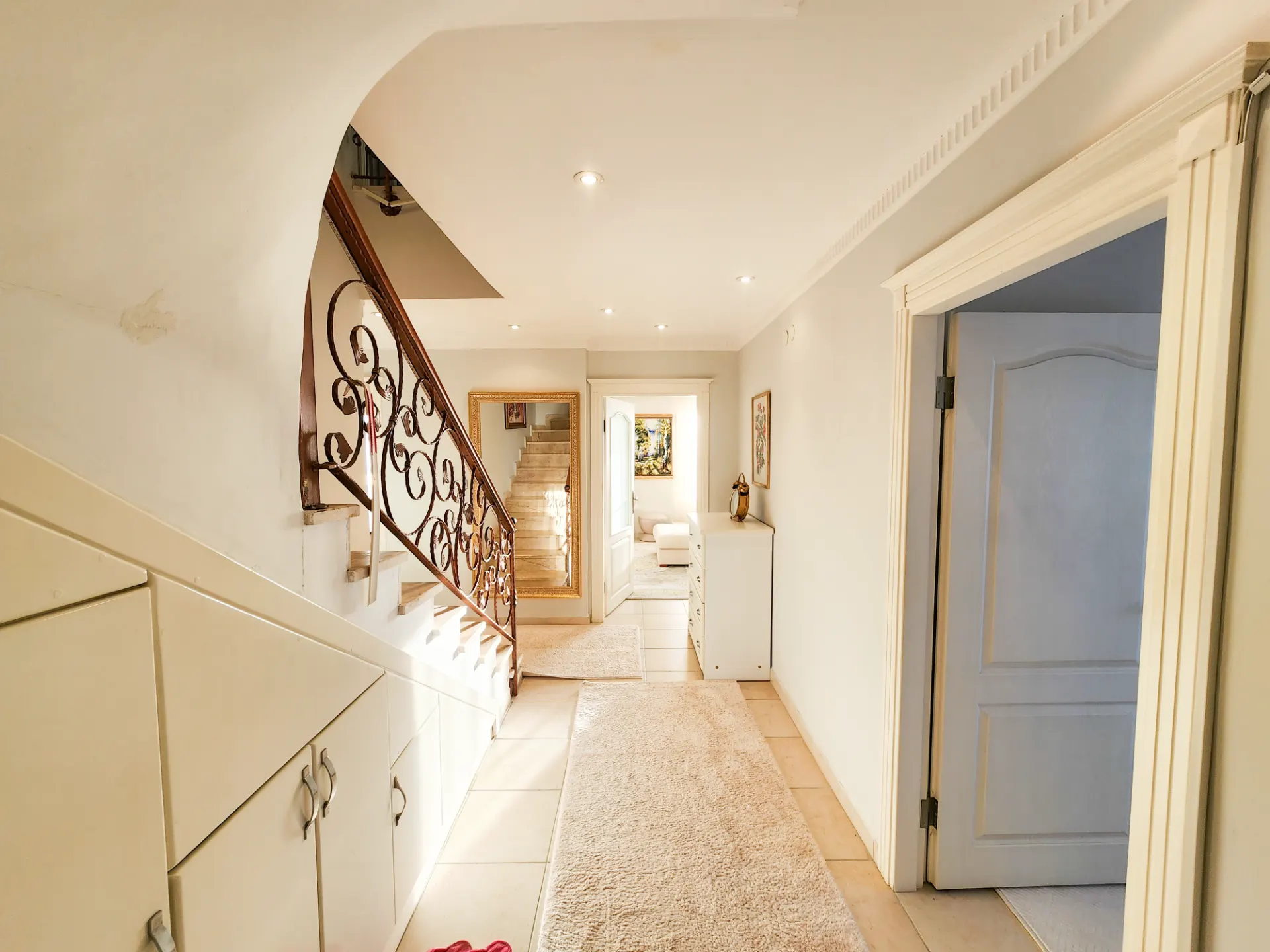 Alanya Merkez’de Satılık 4+1 Geniş Daire | 240 m²
